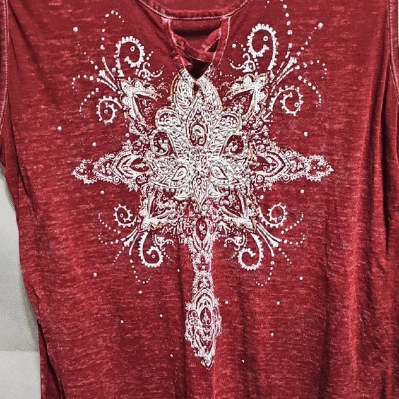 Elegant Burgundy Embellished Tank Top - Picture 3 of 4